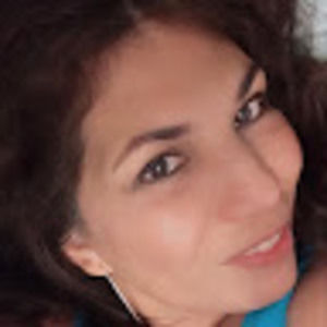 Meet your Posher, Celia maria